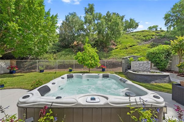 Exterior, Hot Tub
