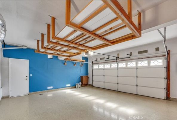 Garage, Interior, Wooden Beams