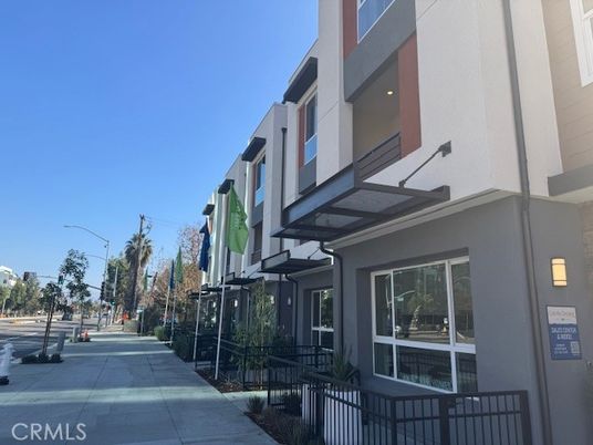 Exterior, Facade, None
