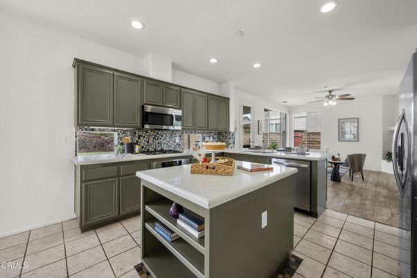 Dining room, Interior, Kitchen, Recessed Lighting, Stainless Steel Appliances