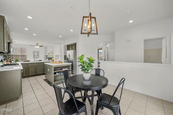 Dining room, Interior, Kitchen, Pendant Lights, Recessed Lighting, Stainless Steel Appliances