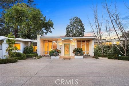 Backyard, Exterior, Facade, Ranch