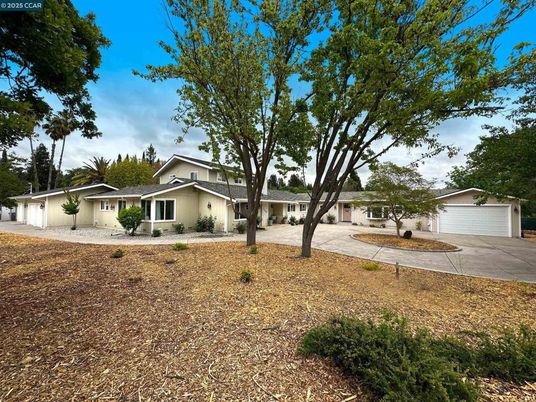 Backyard, Detached Garage, Exterior