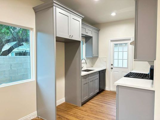 Interior, Kitchen, Recessed Lighting, Wood Texture Flooring