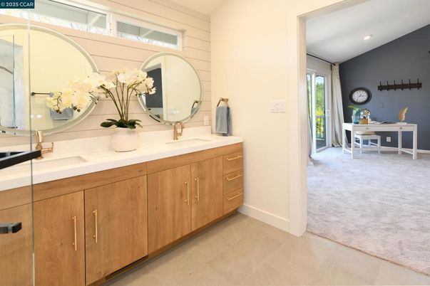 Bathroom, Dual Sink Vanities, Interior, Recessed Lighting