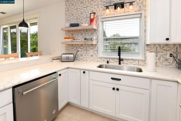 Interior, Kitchen, Pendant Lights, Stainless Steel Appliances