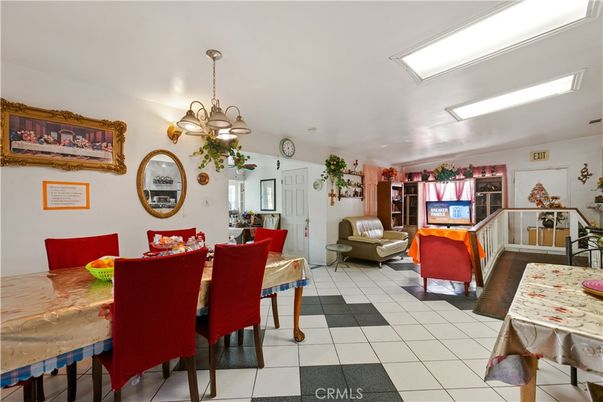 Chandelier, Dining room, Interior, Living room