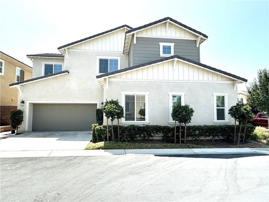 Attached, Exterior, Facade, Farmhouse