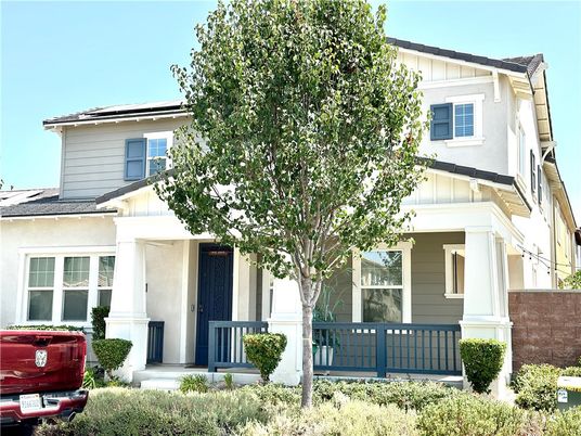 Exterior, Facade, Farmhouse
