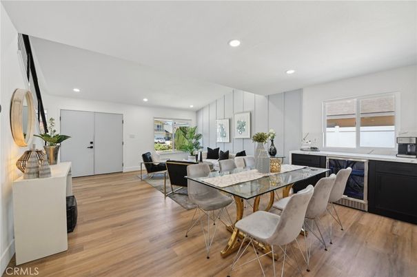 Dining room, Interior, Kitchen, Recessed Lighting, Wood Texture Flooring