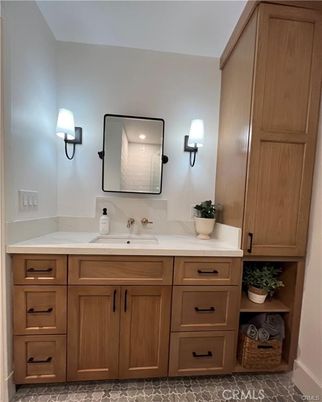 Bathroom, Dual Sink Vanities, Interior