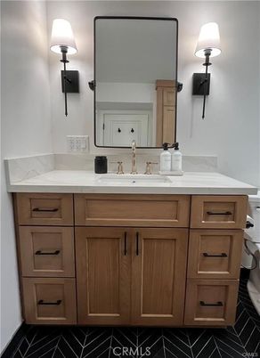 Bathroom, Dual Sink Vanities, Interior