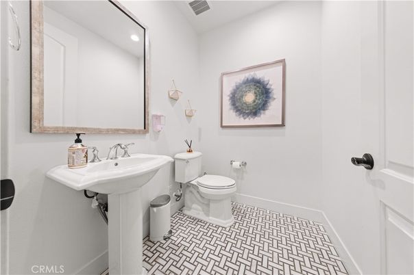 Bathroom, Interior, Recessed Lighting