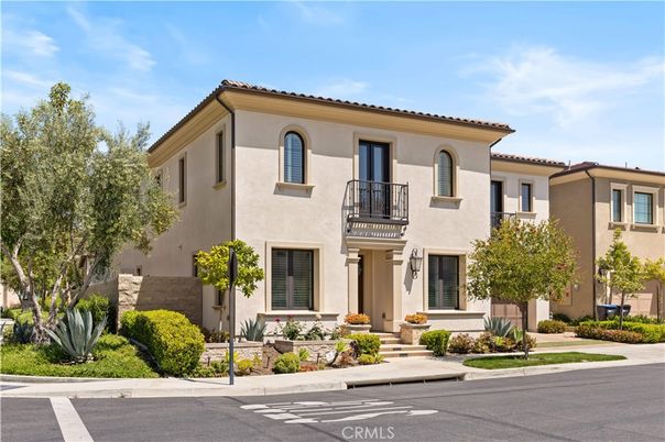 Exterior, Facade, Mediterranean