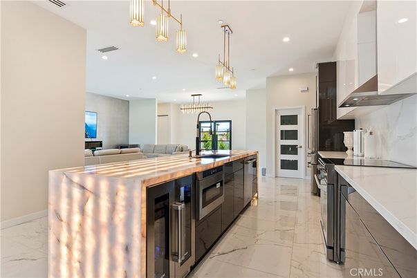 Interior, Kitchen, Living room, Marble, Pendant Lights, Recessed Lighting, Stainless Steel Appliances