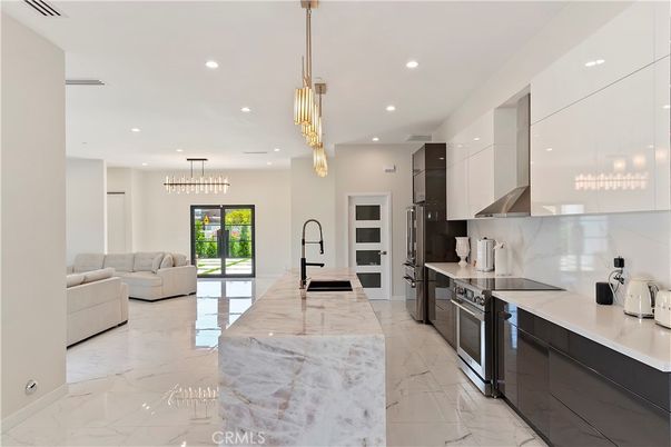 Interior, Kitchen, Living room, Marble, Pendant Lights, Recessed Lighting, Stainless Steel Appliances