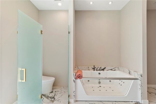 Bathroom, Interior, Marble, Recessed Lighting