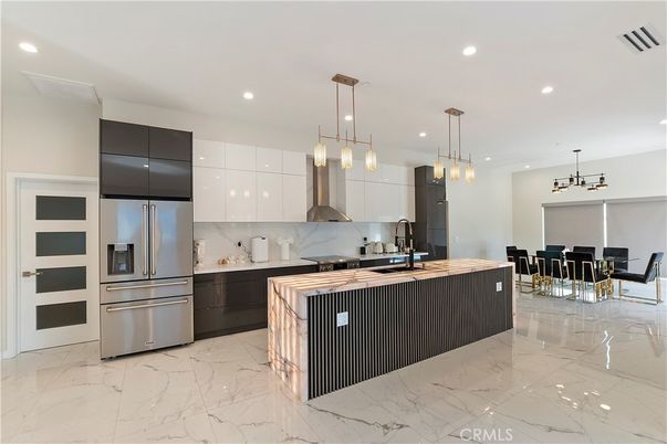 Dining room, Interior, Kitchen, Marble, Pendant Lights, Recessed Lighting, Stainless Steel Appliances