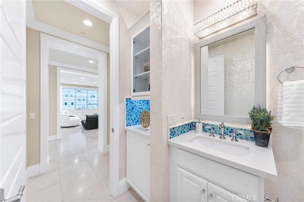 Bathroom, Interior, Recessed Lighting