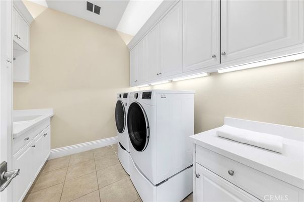 Interior, Washer