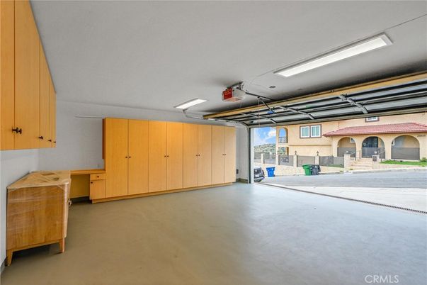 Garage, Interior