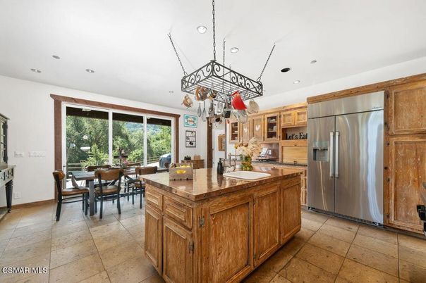 Dining room, Interior, Kitchen, Pendant Lights, Recessed Lighting, Stainless Steel Appliances