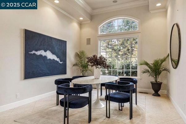 Dining room, Interior, Recessed Lighting