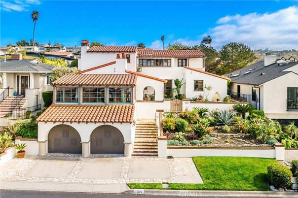 Attached, Exterior, Facade, Spanish Mediterranean