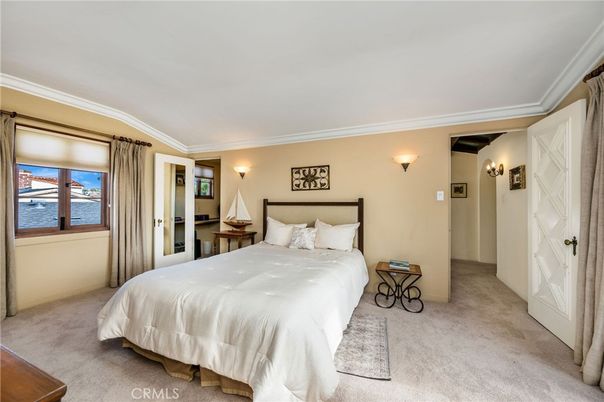 Bedroom, Interior, Water