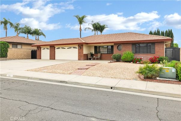 Attached, Exterior, Facade, Brick Facade, Ranch