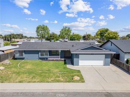 Attached, Exterior, Facade, Ranch