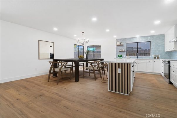 Chandelier, Dining room, Interior, Kitchen, Recessed Lighting, Wood Texture Flooring