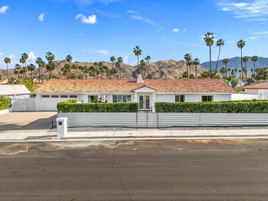 Attached, Exterior, Facade, Ranch