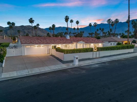 Attached, Exterior, Facade, Ranch