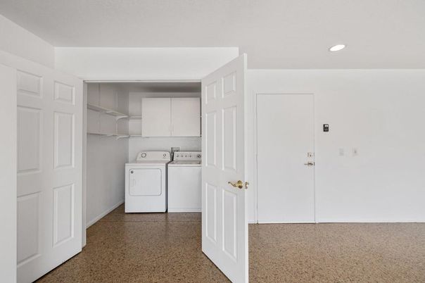 Interior, Recessed Lighting, Utility Closets, Washer