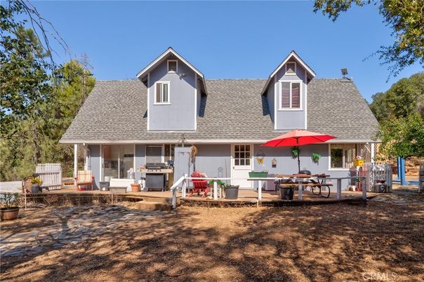 Exterior, Facade, Cape Cod