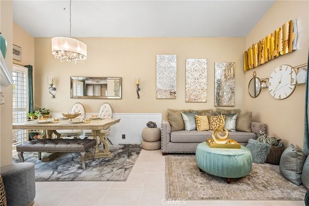 Chandelier, Dining room, Interior, Living room, Pendant Lights