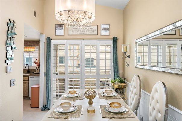 Chandelier, Dining room, Interior