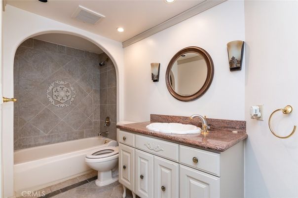 Bathroom, Interior, Recessed Lighting