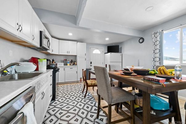 Dining room, Interior, Kitchen, Recessed Lighting