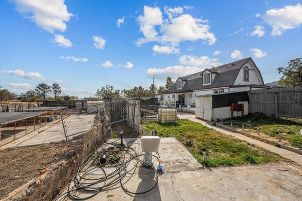 Backyard, Exterior