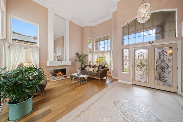 Chandelier, Fireplace, Interior, Pendant Lights, Wood Texture Flooring