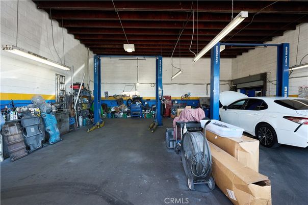 Garage, Interior