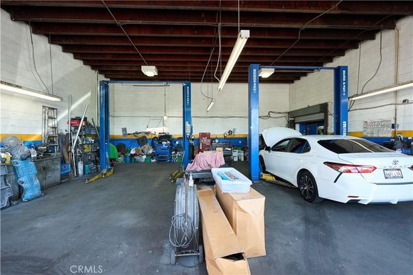 Garage, Interior