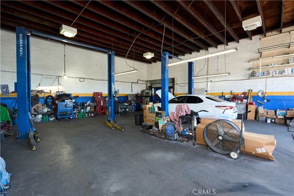 Garage, Interior