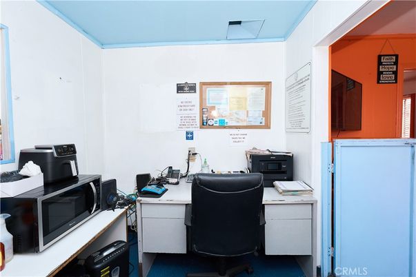 Home Office, Interior