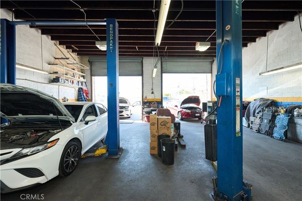 Garage, Interior, Stone Walls