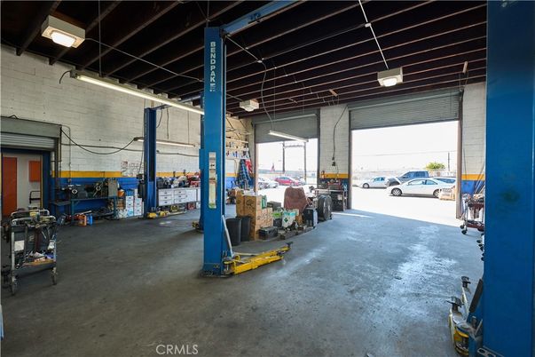 Garage, Interior