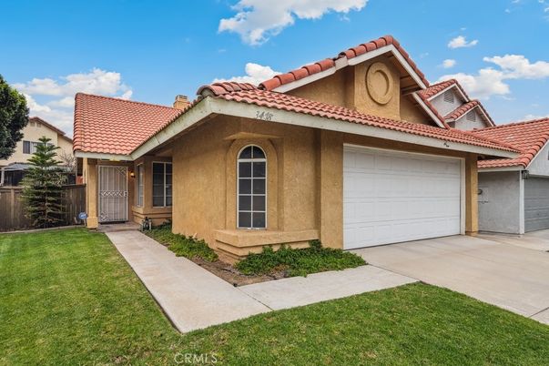 Attached, Exterior, Facade, Mediterranean