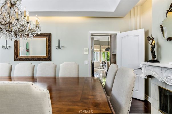 Chandelier, Dining room, Fireplace, Interior, Wood Texture Flooring
